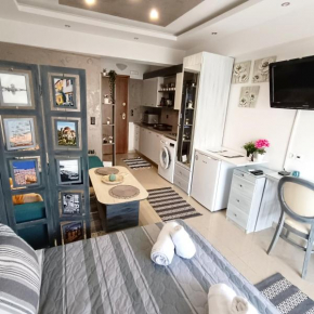 White Orchid - Modern Studio